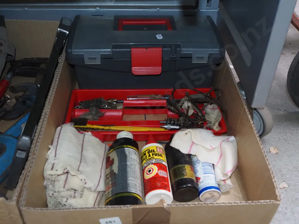 box; rifle cleaning kit Image 1++