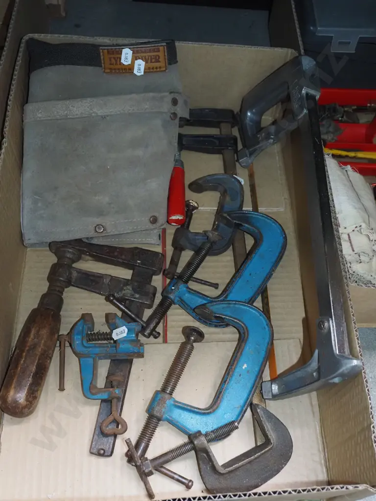 box; clamps, builder's belt, hack saw Image 1++