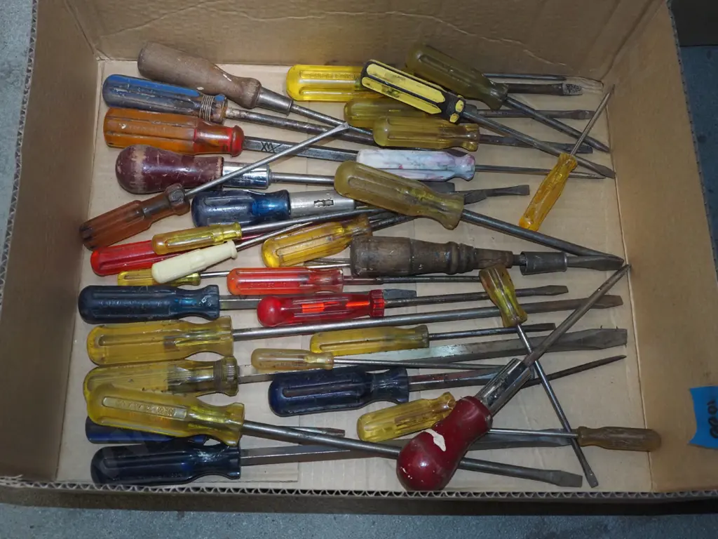 box of screwdrivers Image 1++