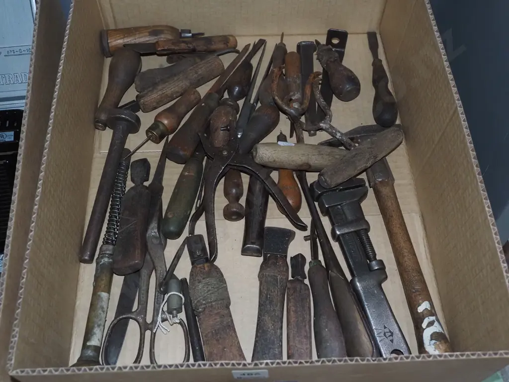 box; vintage tools, wrenches etc Image 1++
