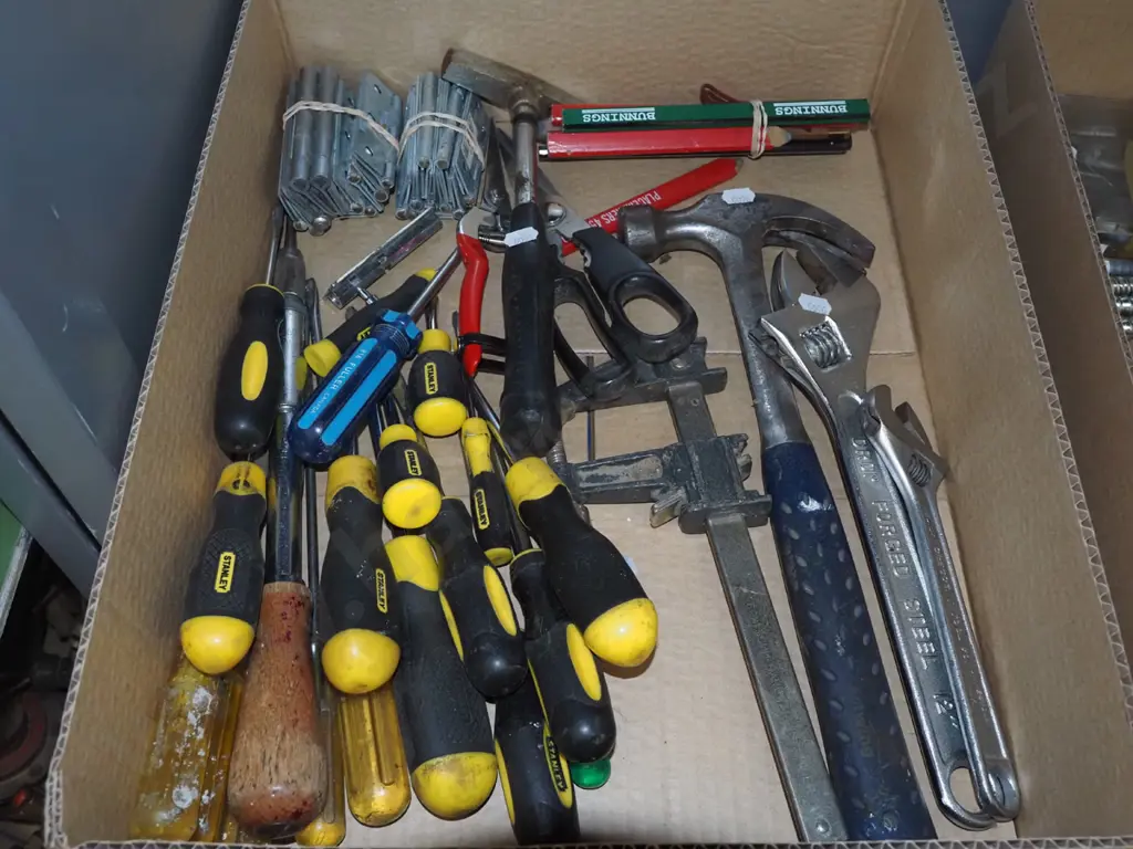 box; screwdrivers, hammer, adjustable crescents etc Image 1++