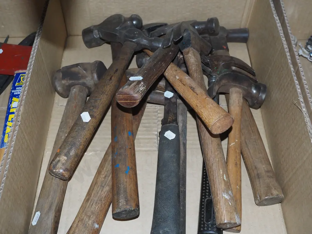 box of hammers Image 1++