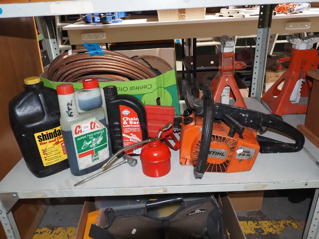 Stihl 015AV chainsaw with oils Image 1++