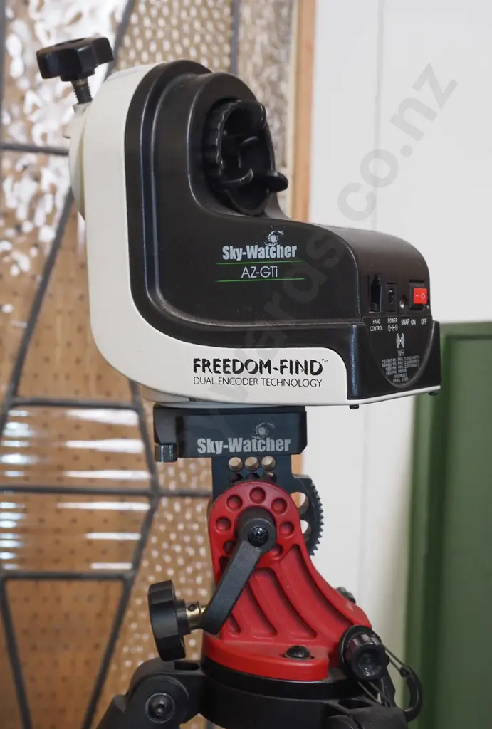 Sky-Watcher AZ-GTi astronomical tripod with mount and carry bag Image 1++