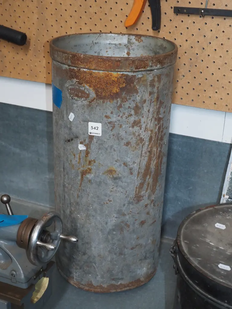 Dunedin Crystal Ice Co galvanised canister H520 Image 1++