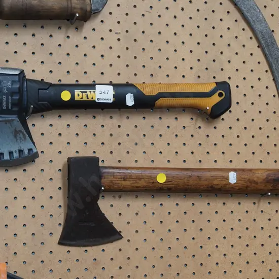 2x hatchets - yellow dots