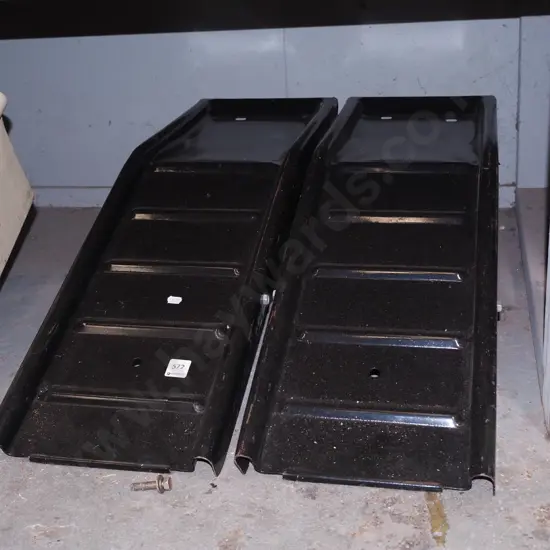 2x metal car ramps