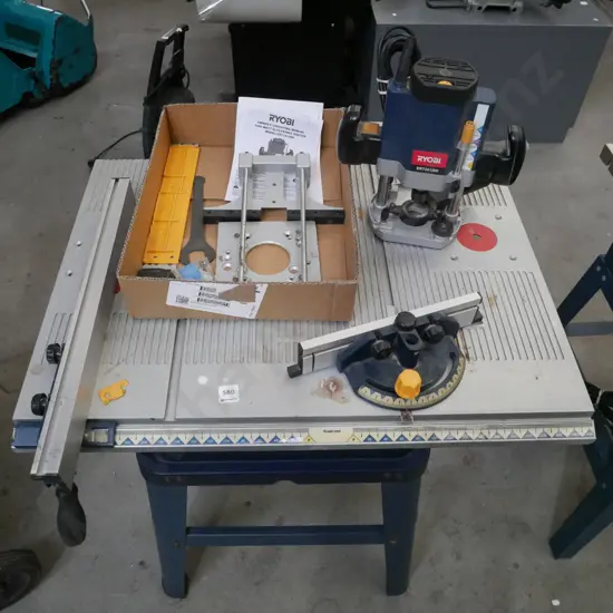 Ryobi router/circular saw table with Ryobi plunge router and accessories