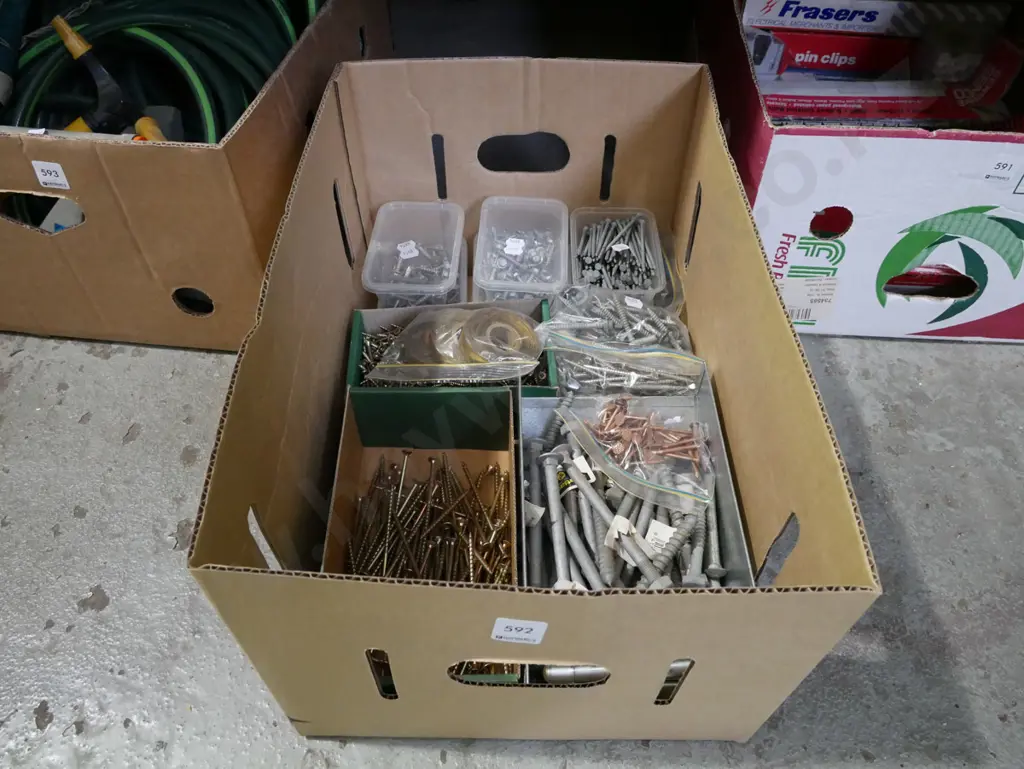 box; screw, nails, pincers etc Image 1++