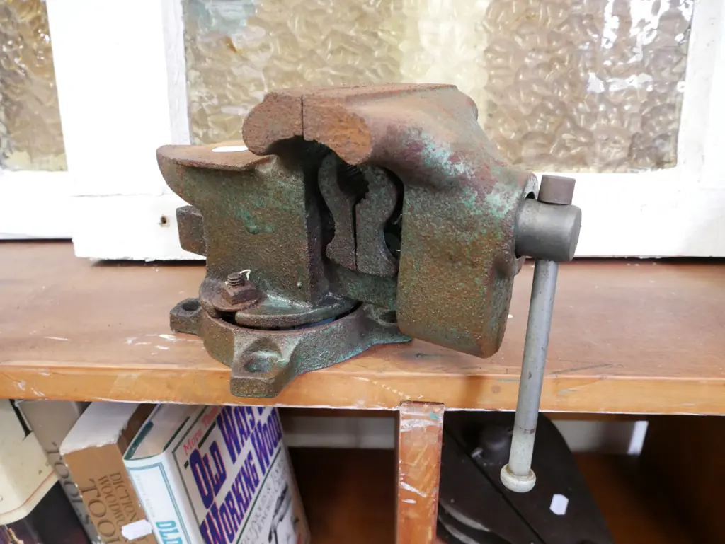 engineer's vice Image 1++