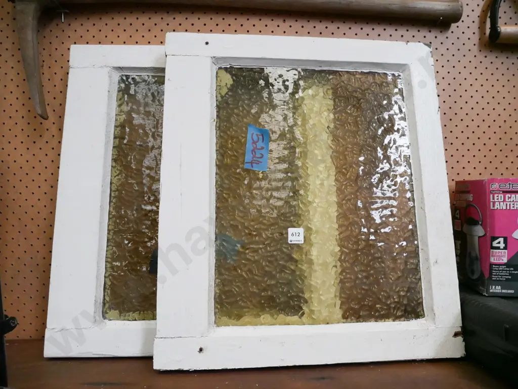 2x yellow mottled glass windows Total H560 W490 Image 1++