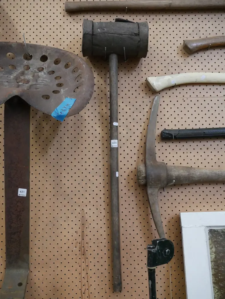 vintage sledge hammer Image 1++