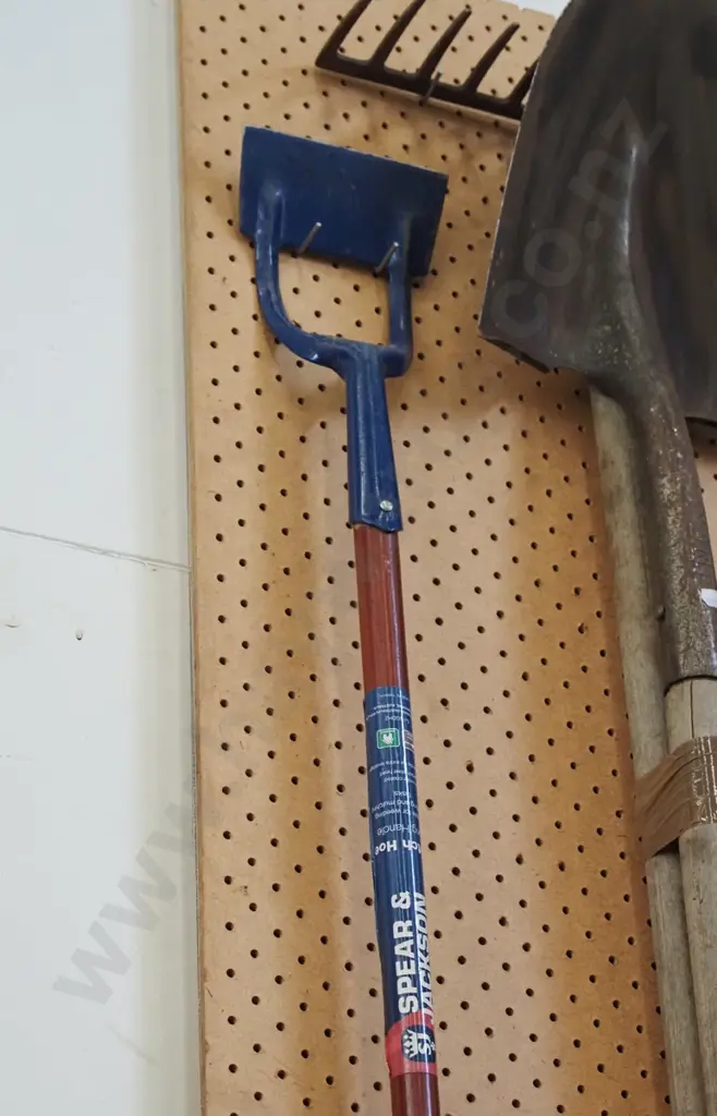 garden hoe Image 1++