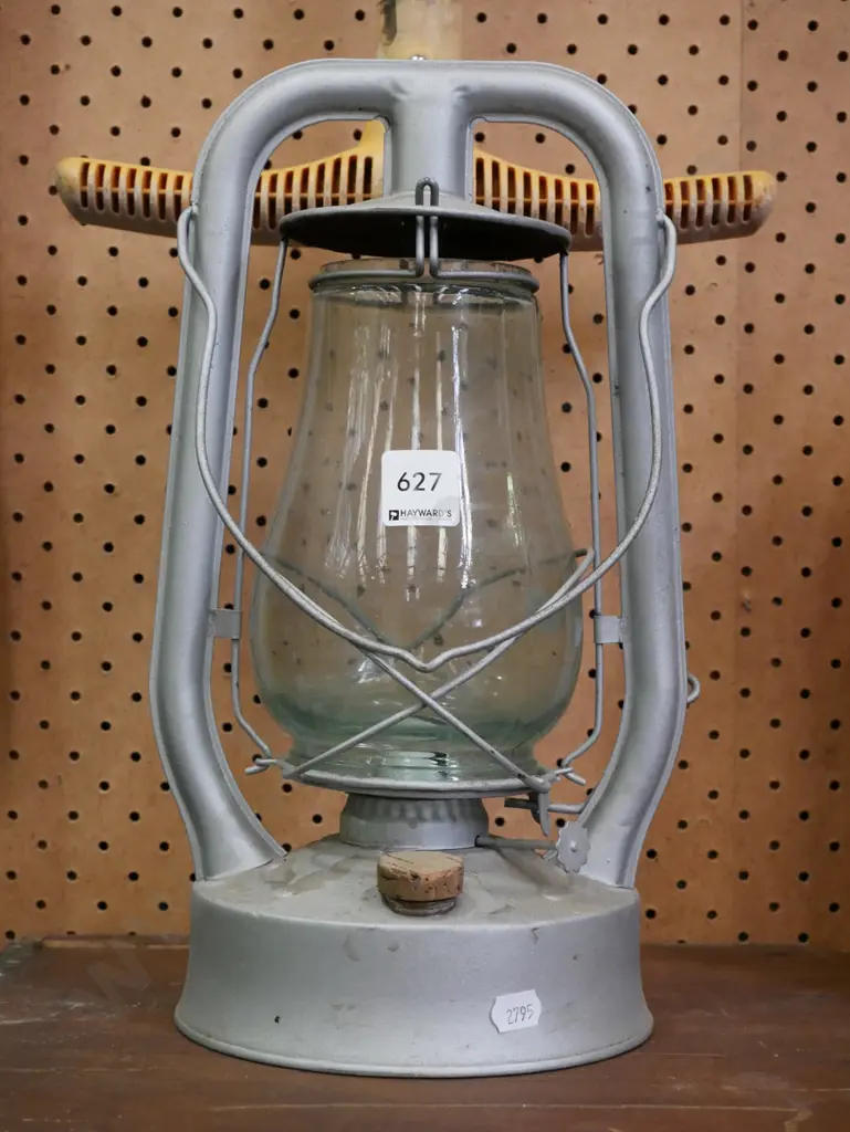 hurricane lantern Image 1++