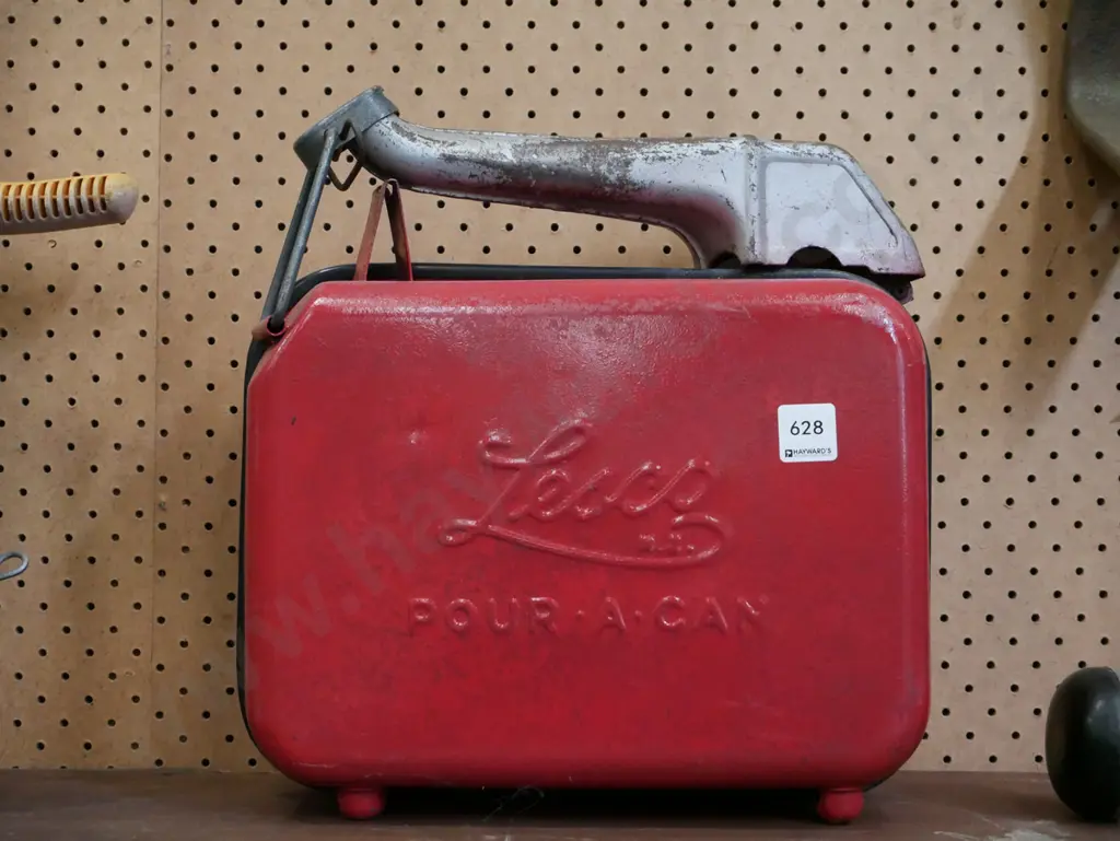 Lesco pourer can Image 1++