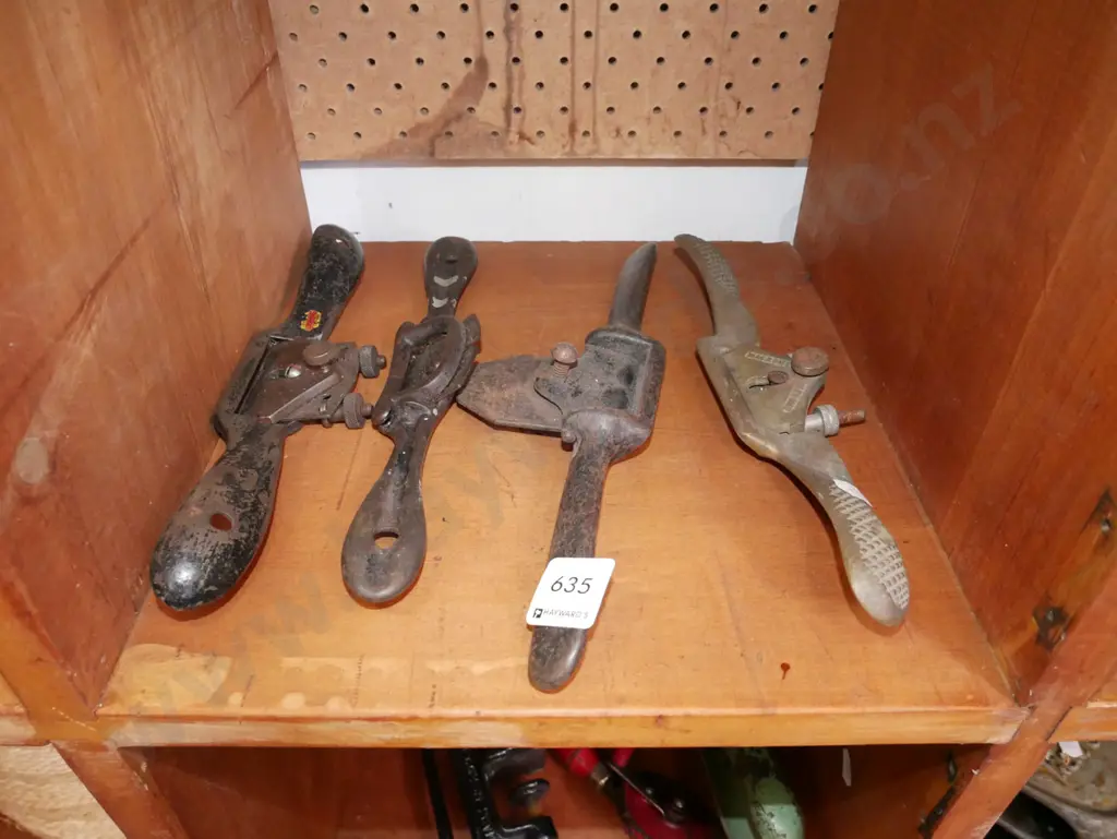 4x vintage spoke shaves Image 1++