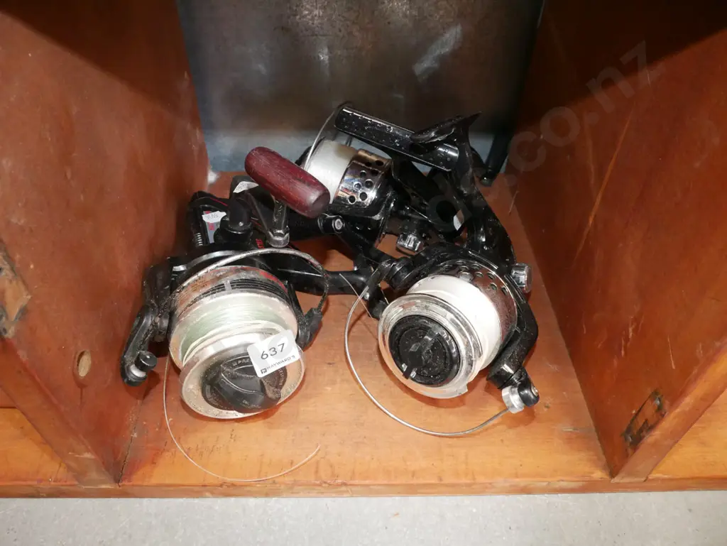 3x spinning fishing reels Image 1++