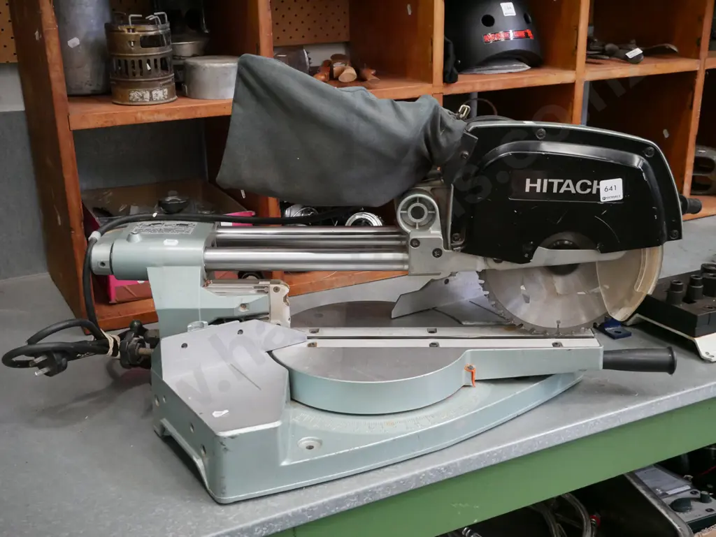 Hitachi compound sliding mitre saw Image 1++