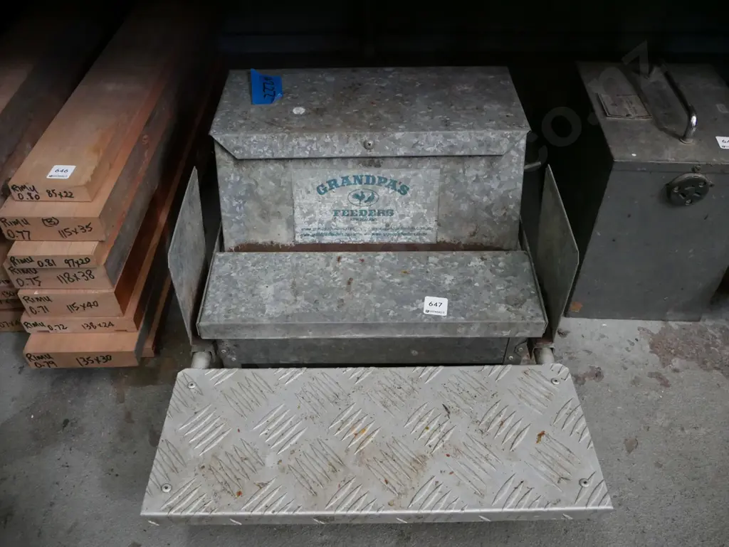 Grandpas chicken feeder Image 1++