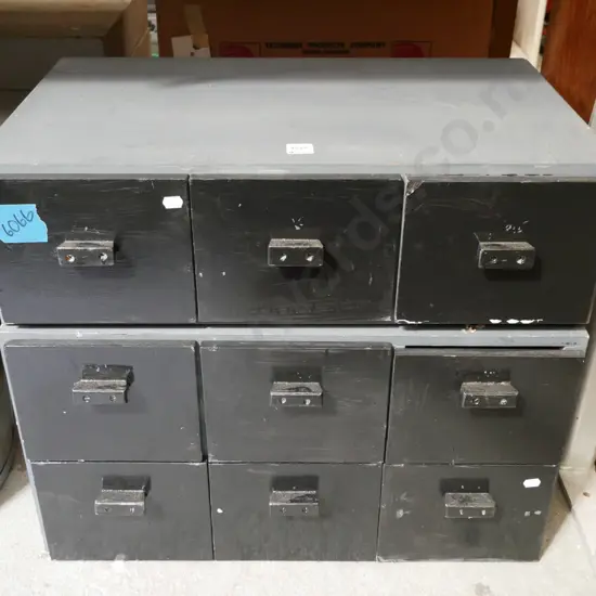 2x sets of drawers and various bolts and nuts