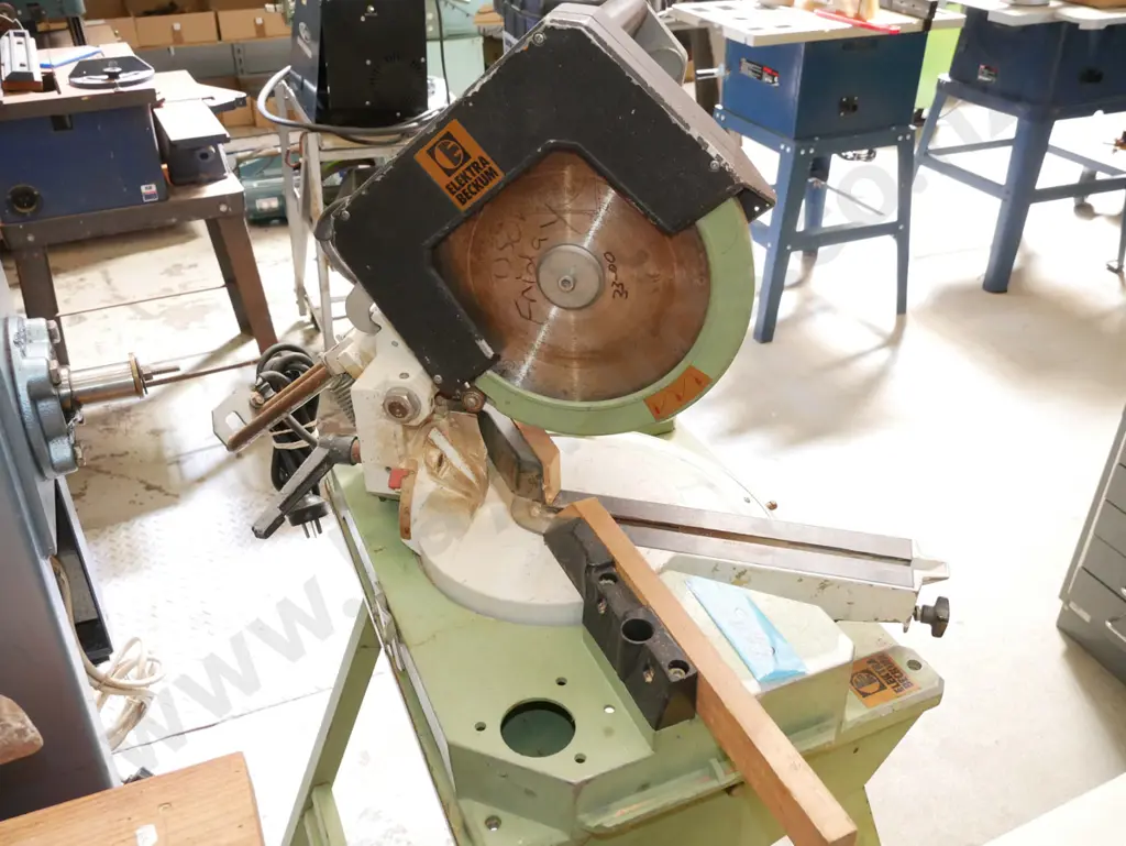 Beckum sliding compound mitre saw and stand - some rust Image 1++