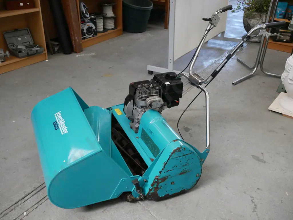 Lawnmaster 660 reel mower Image 1++