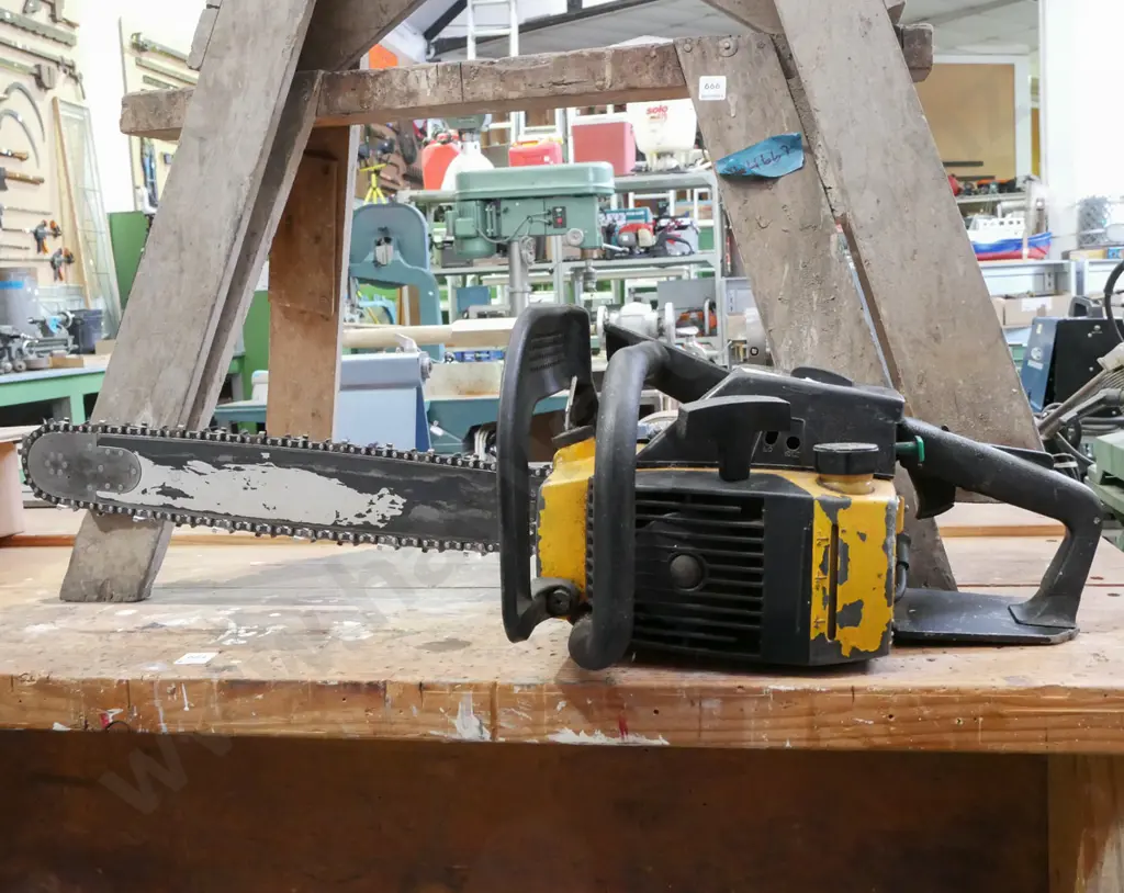 McCulloch chainsaw Image 1++