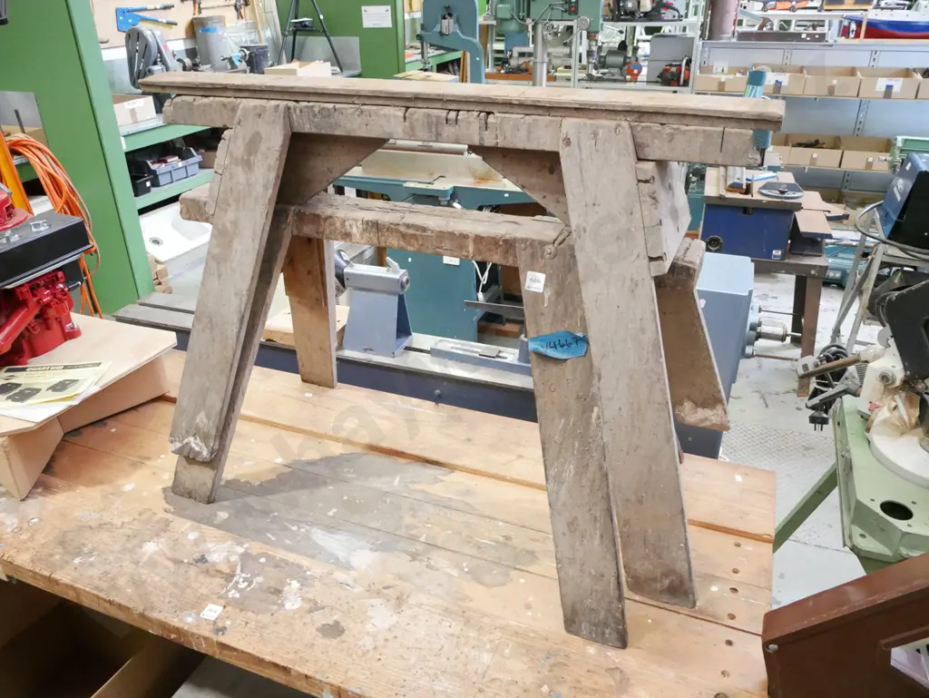 2x saw horses Image 1++