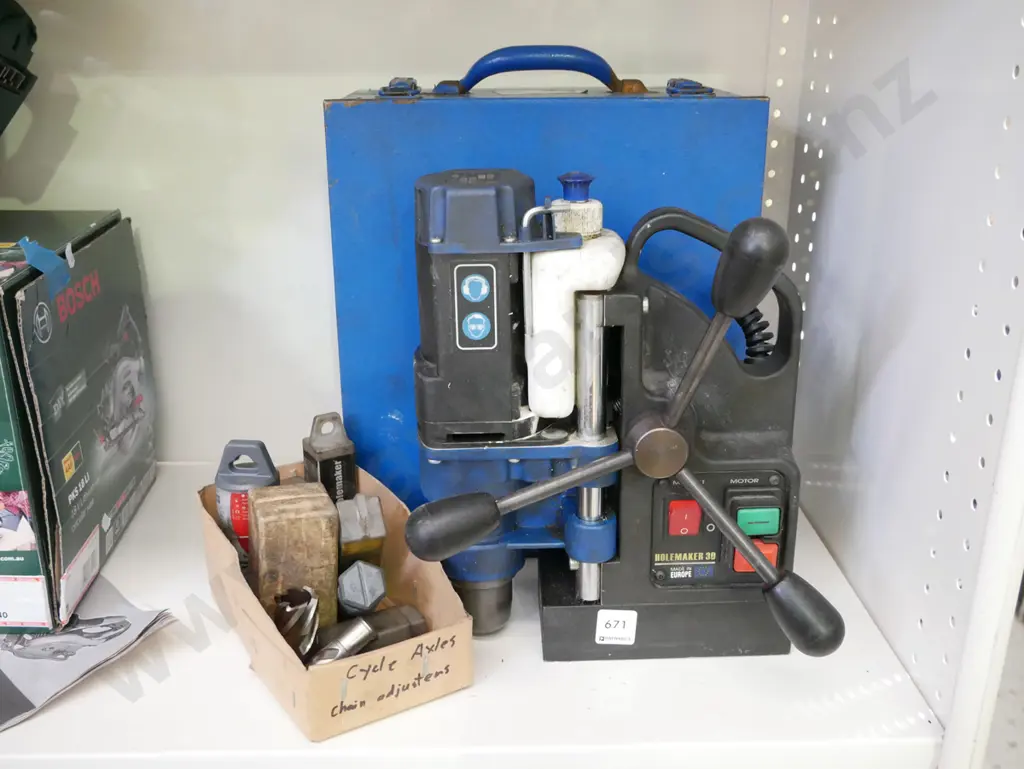 cased Holemaker 30 magnetic drill Image 1++