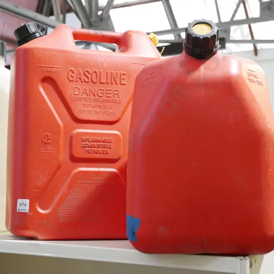 2x 20L fuel containers