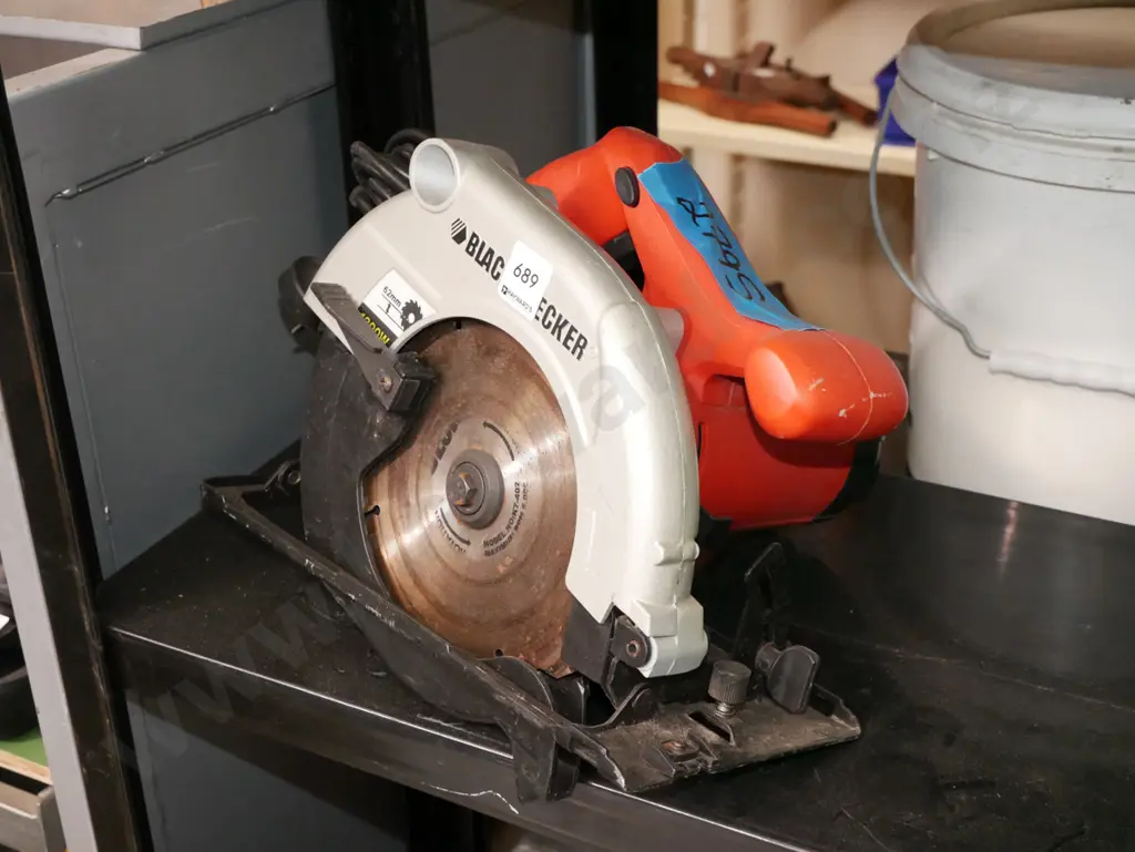 Black & Decker skilsaw Image 1++