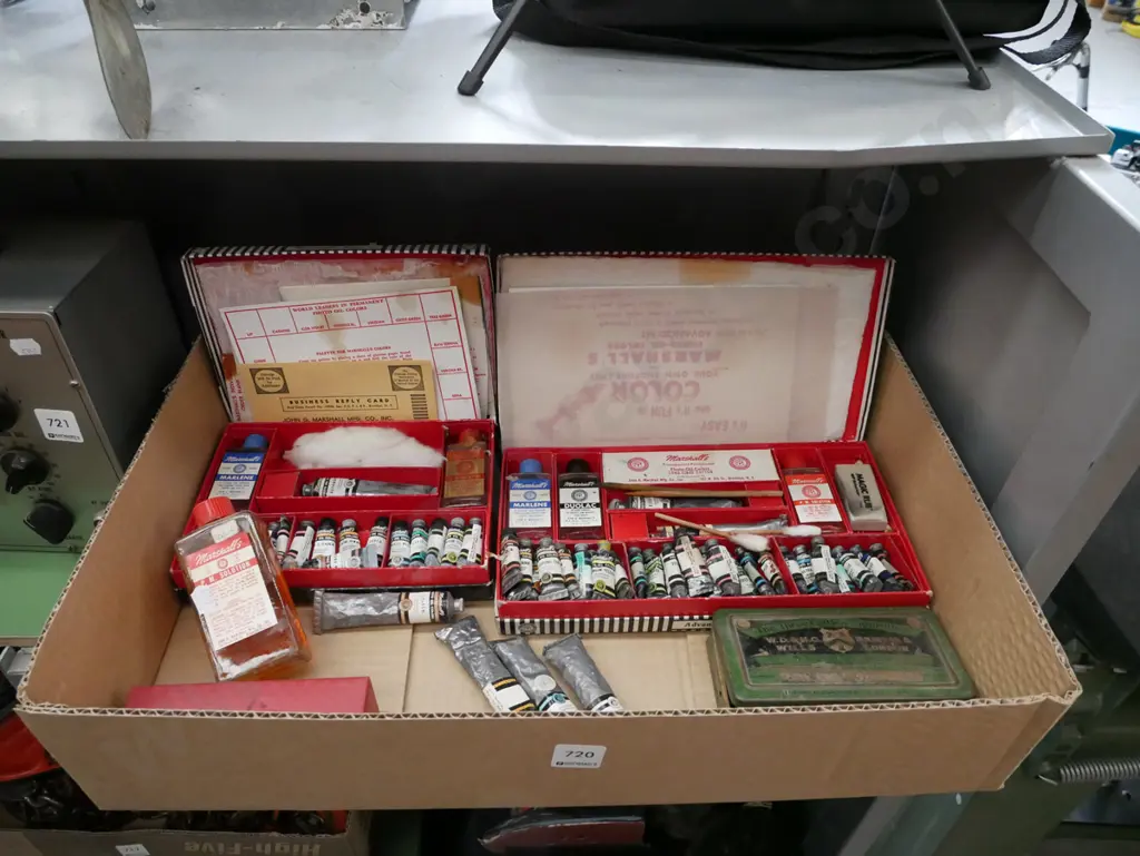 box; artist's oil paints, tobacco tin Image 1++