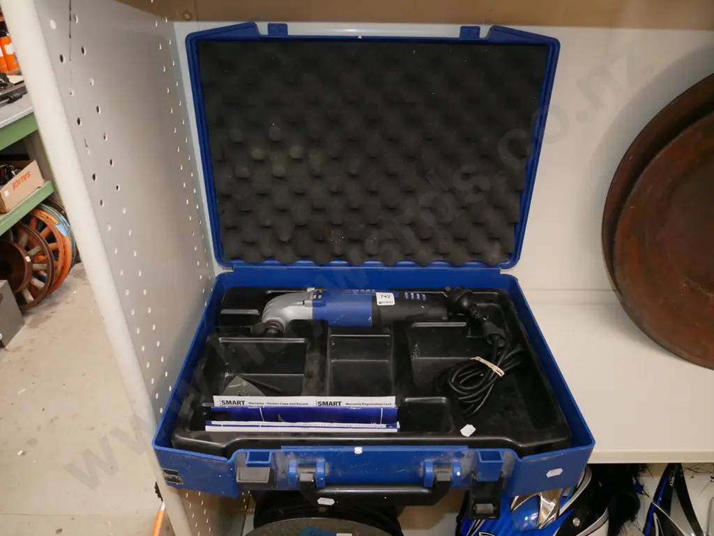 Smart cased multi tool Image 1++