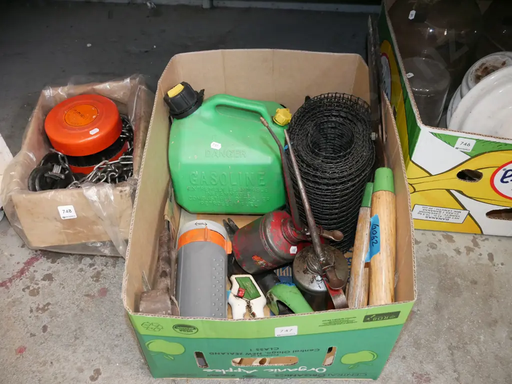 box; garden sprinkler, vintage oilers, fuel container etc Image 1++
