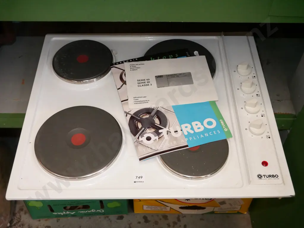 Turbo 4 burner electric hobb Image 1++