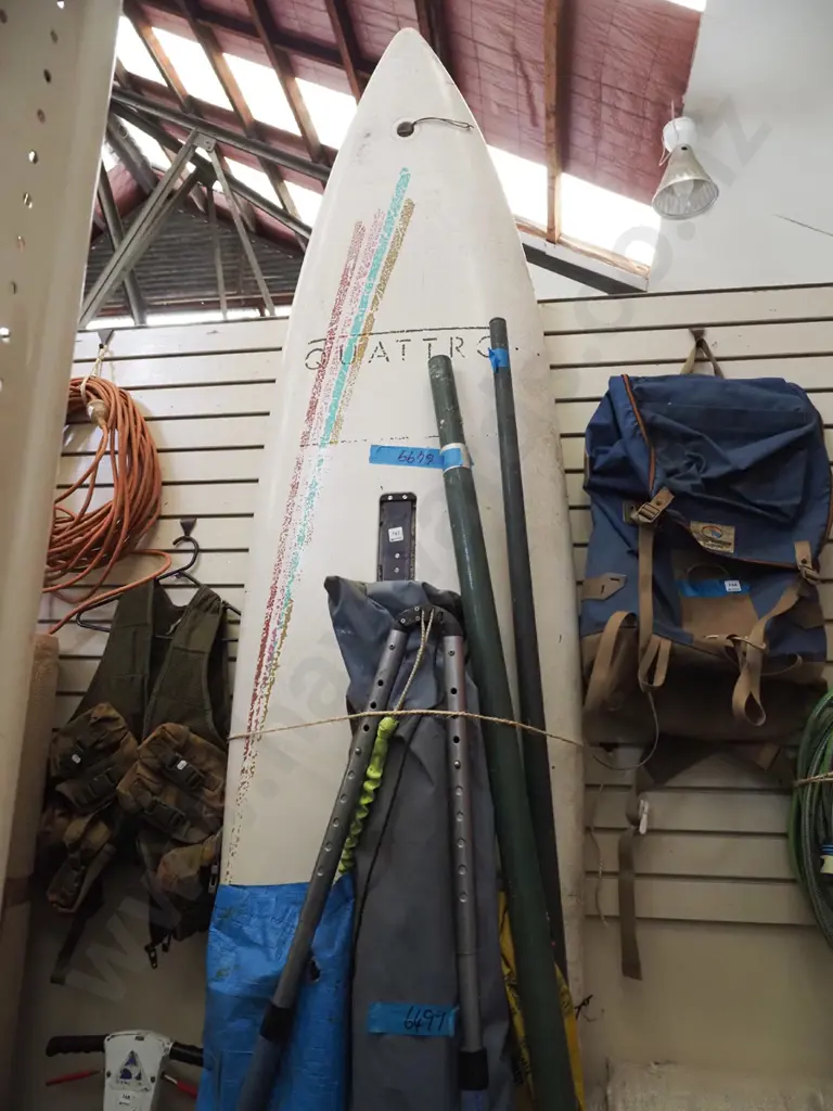 Quatro wind surfer with sails and accessories Image 1++