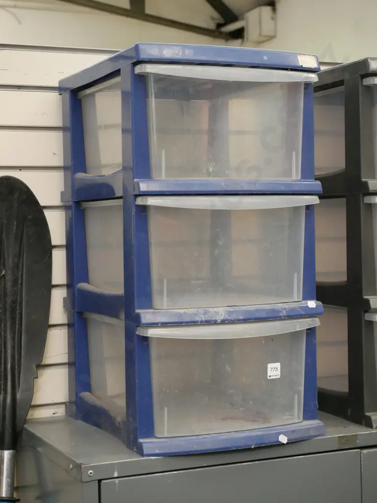 3 drawer plastic chest Image 1++