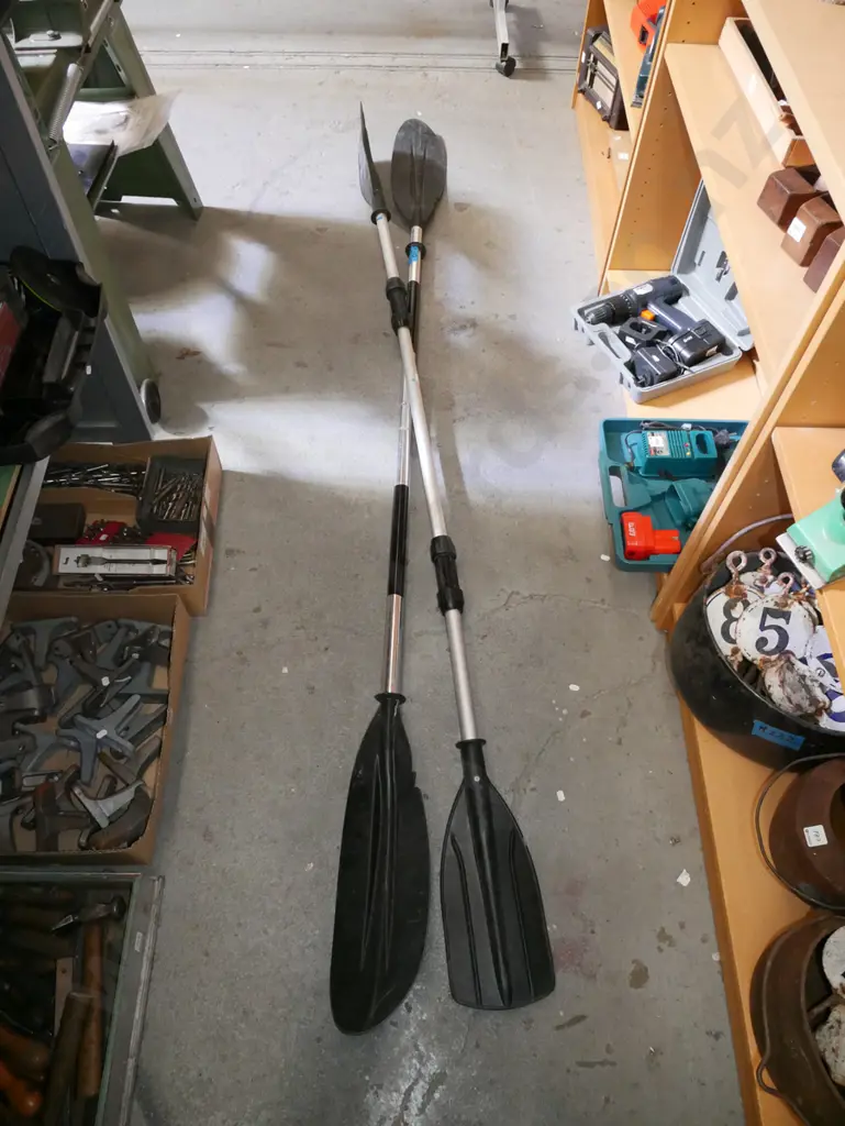2x collapsable kayak paddles Image 1++