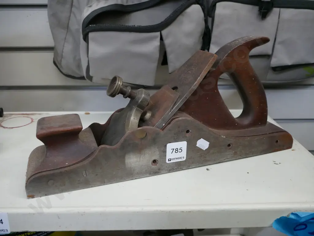 vintage metal and wood hand plane - needs attention Image 1++