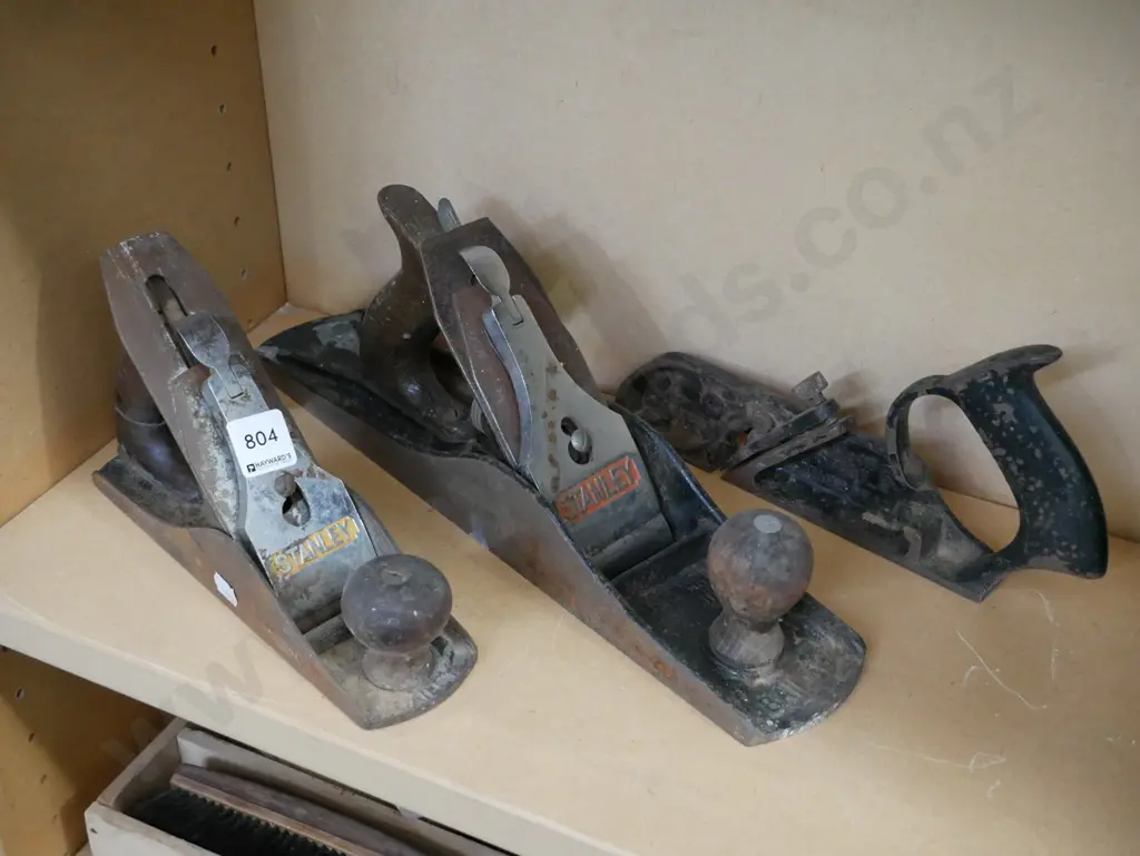 3x rusty vintage hand planes Image 1++