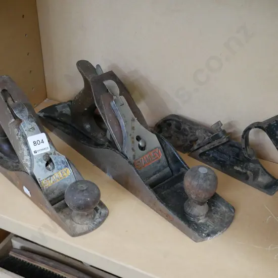 3x rusty vintage hand planes