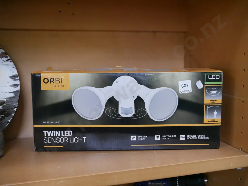 boxed twin LED sensor light Image 1++