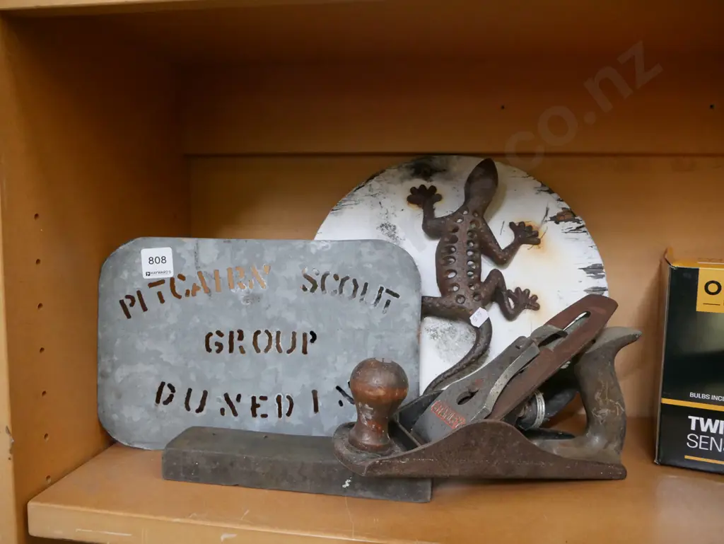 cast metal gecko,  Pitcairn Scout Group stencil etc Image 1++