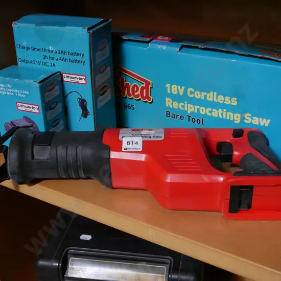 Toolshed 18V reciprocating saw - battery in office