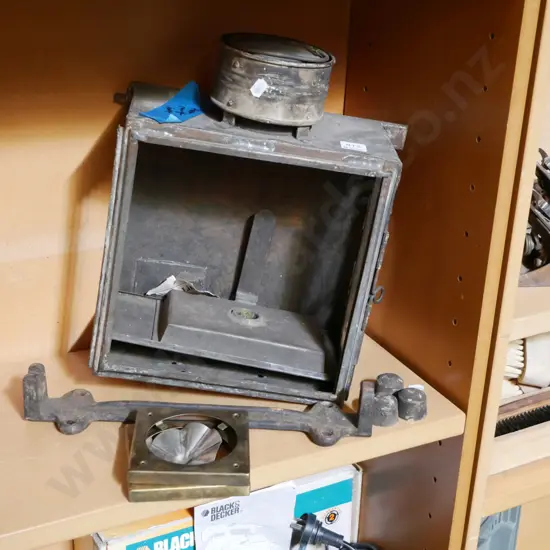 part horse carriage lantern