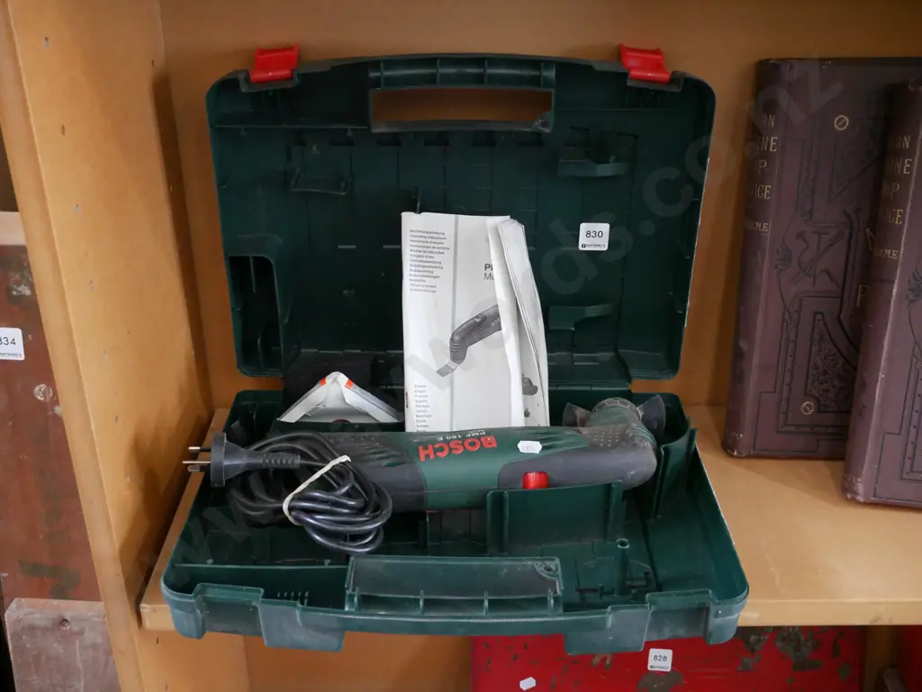 cased Bosch multi tool Image 1++