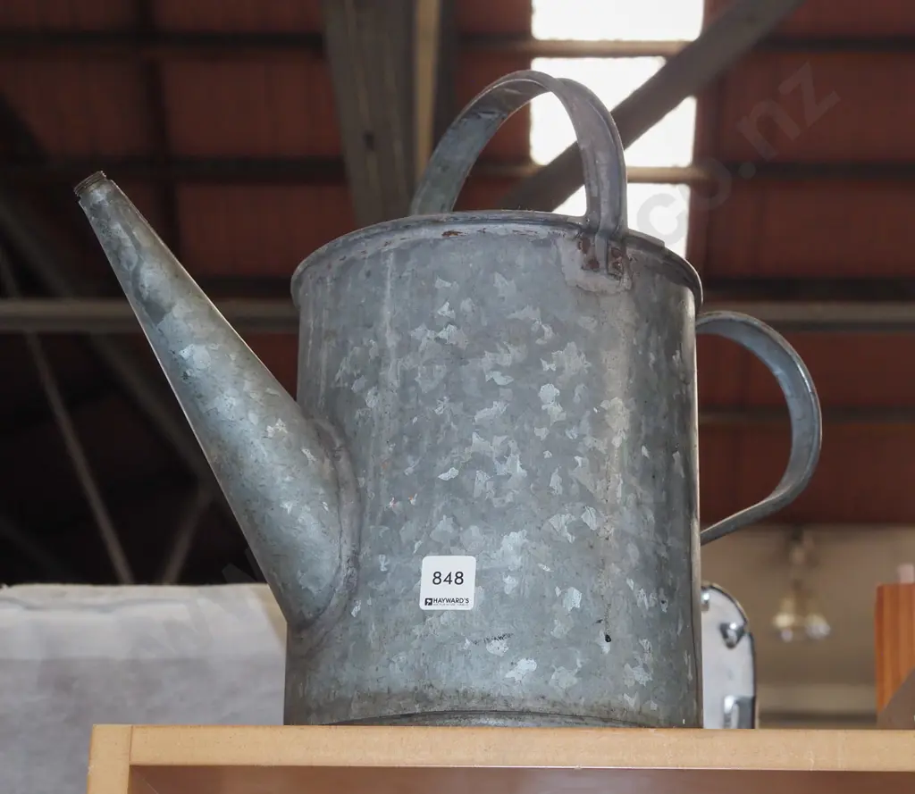 galvanised watering can - no rose Image 1++