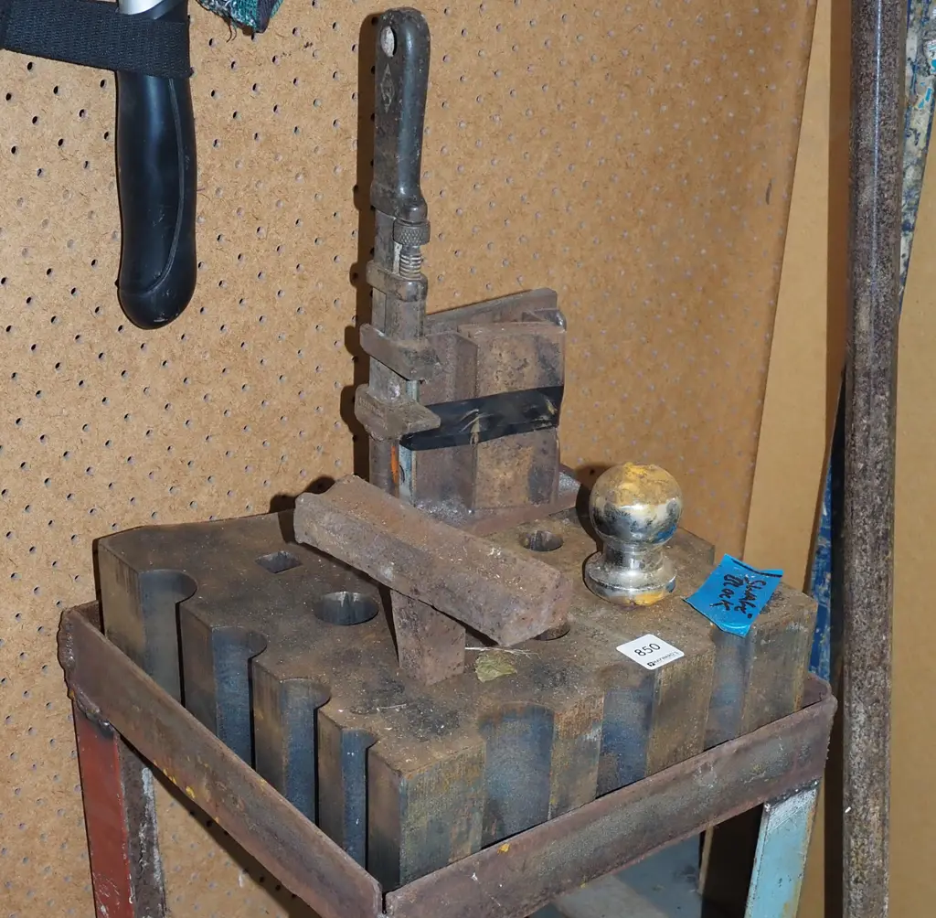 blacksmith swale and various accessories Image 1++