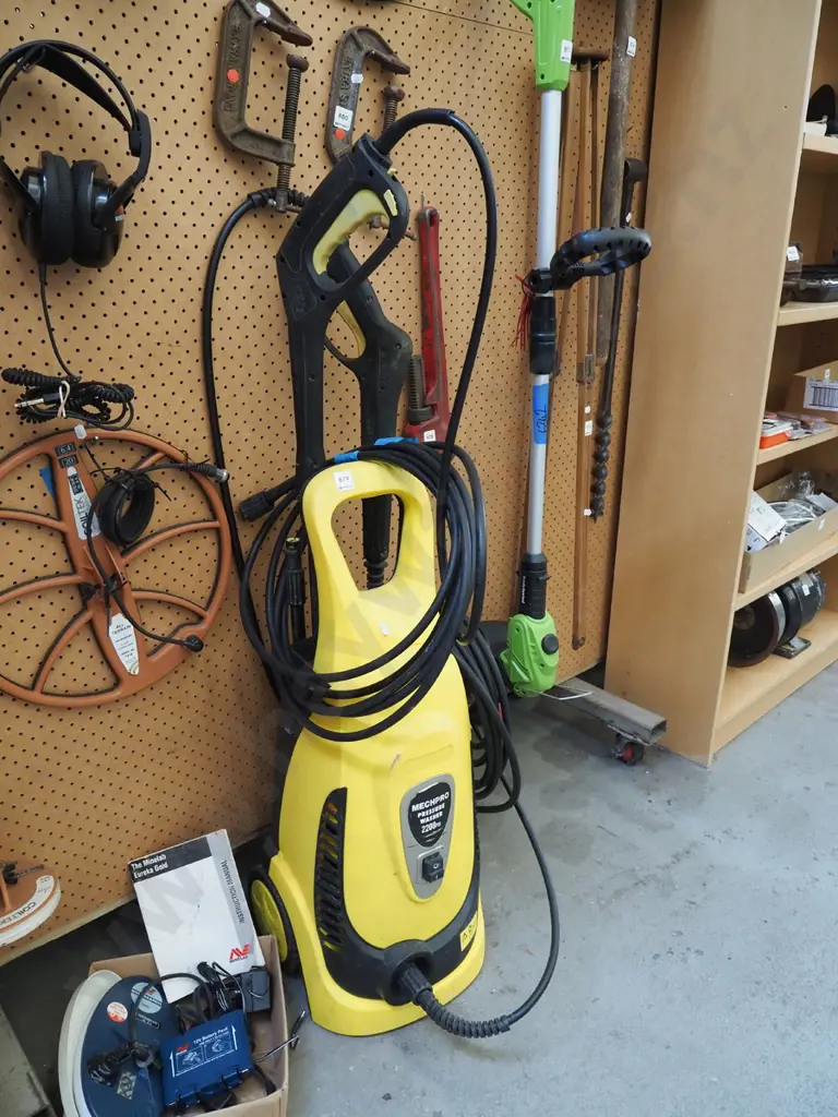 Mechpro pressure washer with 2 guns Image 1++