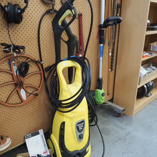 Mechpro pressure washer with 2 guns